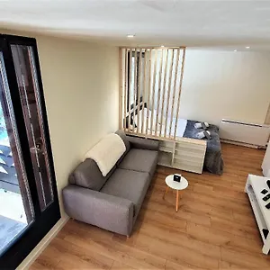 https://grand-studio-aiguille-du-midi-et-vue-mont-blanc.hotels-rhonealpes.com